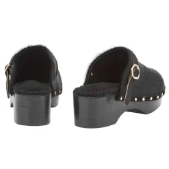 Classic closed clog black