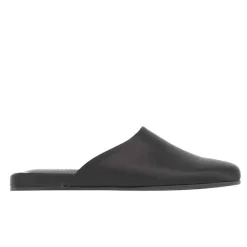 The slipper all black