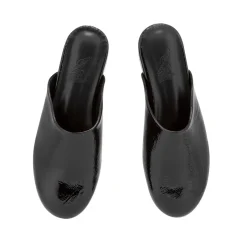 The slipper black